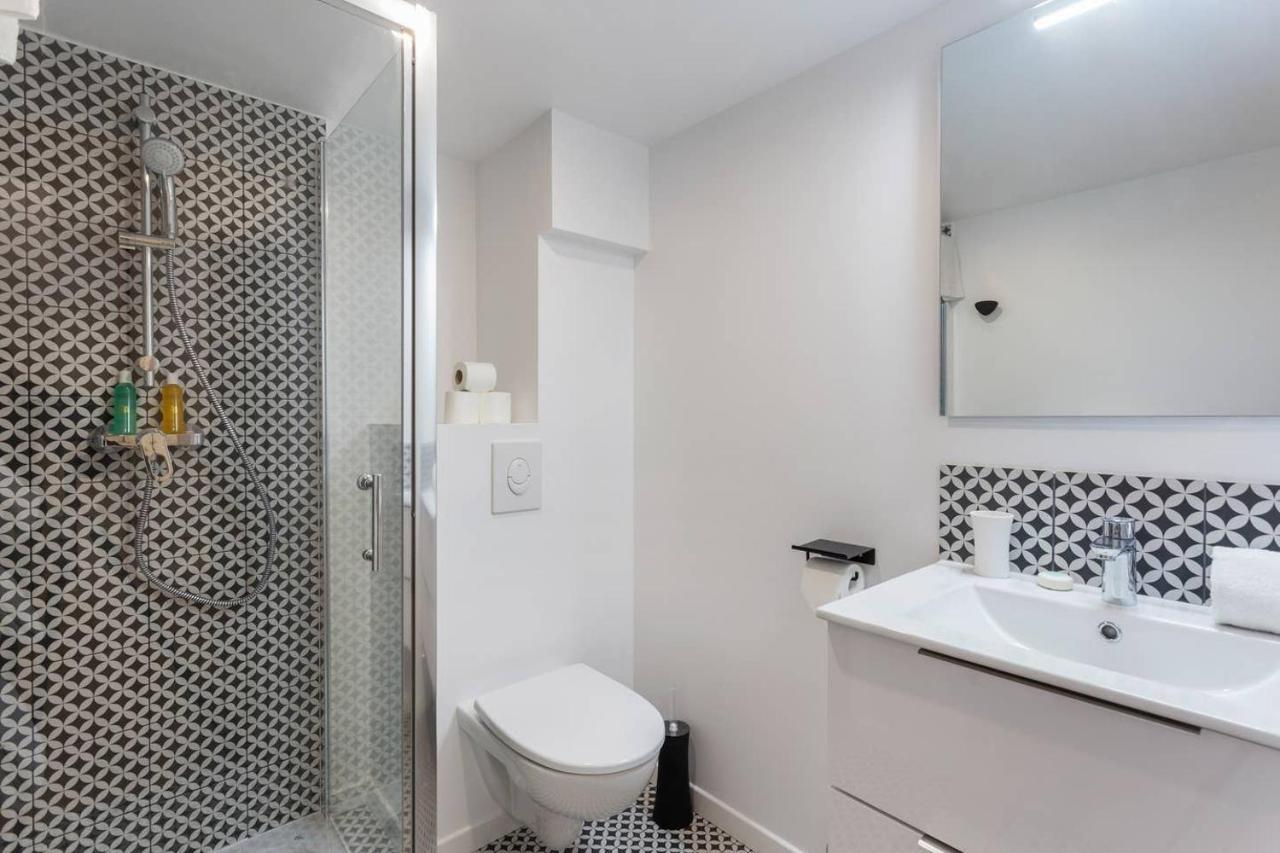 Chic Saint-Germain-Des-Pres Studio For 4 - Prime Location Párizs Kültér fotó
